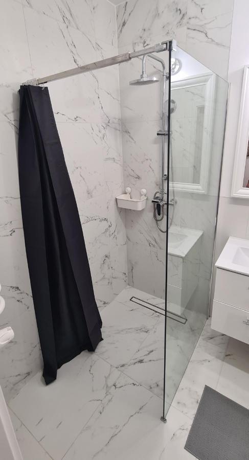 44 - Apartamenty Siedlce - Nowy Apartament W Centrum Przy Ul Czerwonego Krzyza Екстер'єр фото