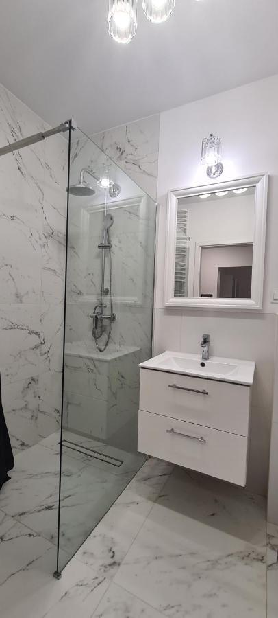44 - Apartamenty Siedlce - Nowy Apartament W Centrum Przy Ul Czerwonego Krzyza Екстер'єр фото